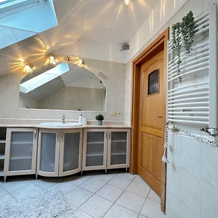 Purple - Charming Place, 15 Minutes To Old Town & 5 Minutes To Seaside Gdansk