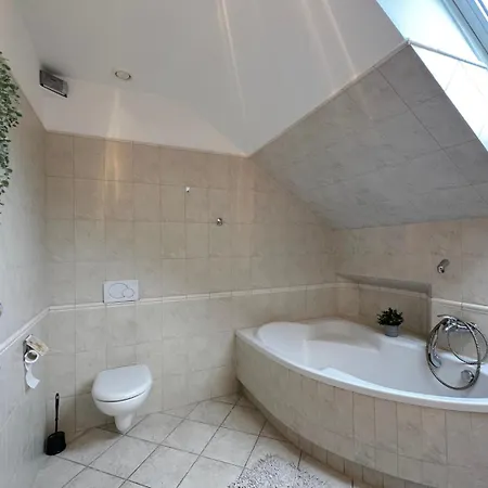 Purple - Charming Place, 15 Minutes To Old Town & 5 Minutes To Seaside Homestay Gdansk